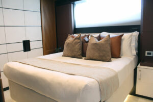 Cabin Guest Port - Bed001