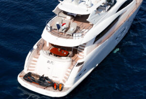 M/Y SKYRA for charter