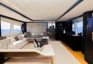 M/Y SKYRA for charter