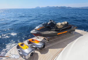 M/Y SKYRA for charter