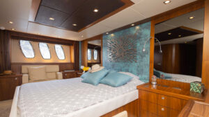 M/Y SPLASH yacht for charter