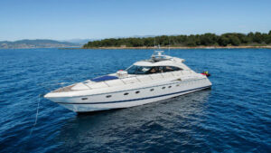 M/Y PURA VIDA for charter