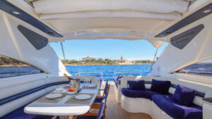 M/Y PURA VIDA for charter