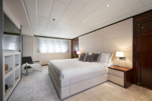 M/Y Lady B Cabin