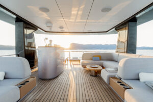 M/Y OCEAN ONE Sun Deck