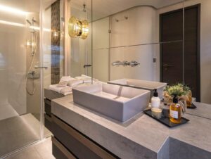 Kamoka yacht for charter