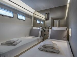 Kamoka yacht for charter
