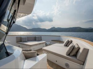 Kamoka yacht for charter
