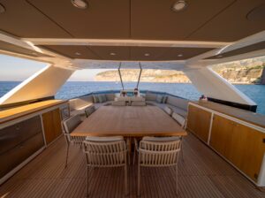 Kamoka yacht for charter