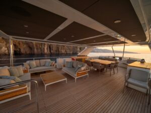 Kamoka yacht for charter