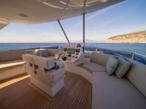 Kamoka yacht for charter