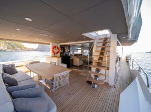 Kamoka yacht for charter