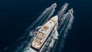 M/Y Arience for charter