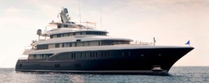 M/Y Arience for charter