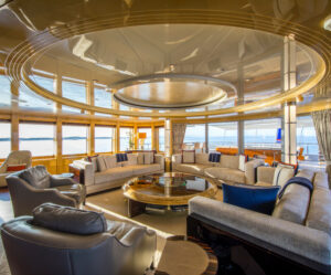 M/Y Arience for charter