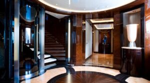 M/Y Arience for charter