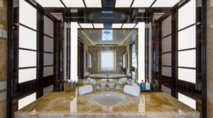 M/Y Arience for charter