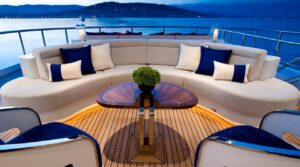 M/Y Arience for charter
