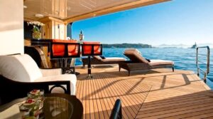 M/Y Arience for charter