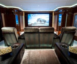M/Y Arience for charter